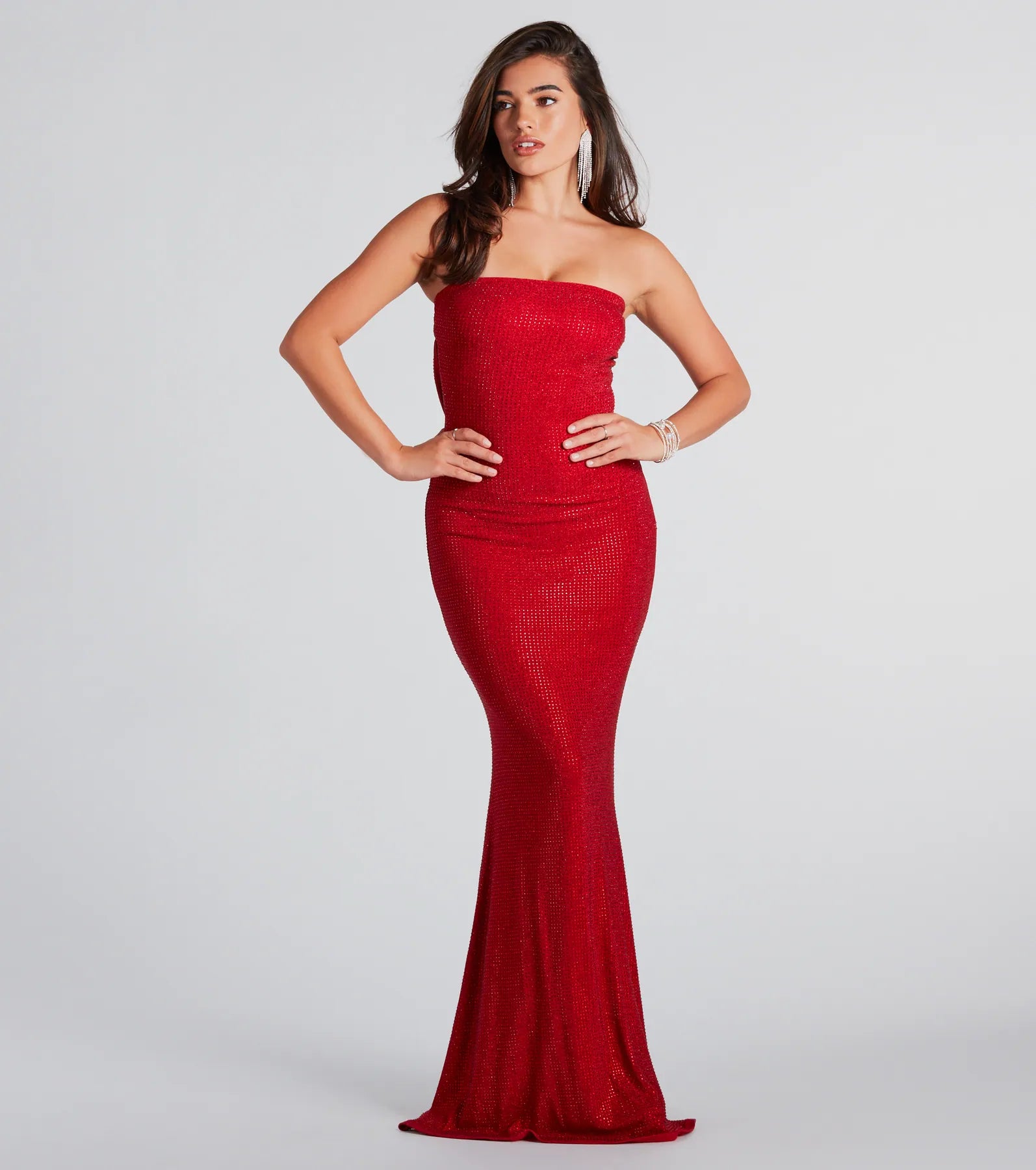 Own every entrance in the Ana Formal Rhinestone Cowl Back Long Dress, a red party dress perfect for milestone birthdays and grad parties, or dancing through weekend nights and unforgettable bachelorette celebrations.