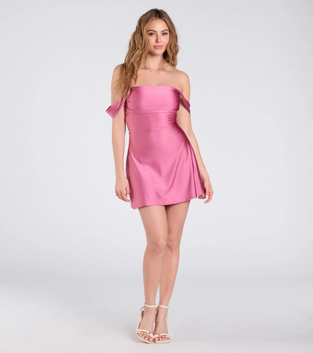 Own every entrance in the Classics Lover Off-The-Shoulder Satin A-Line Mini Dress, a mauve party dress perfect for milestone birthdays and grad parties, or dancing through autumn nights and unforgettable bachelorette celebrations.
