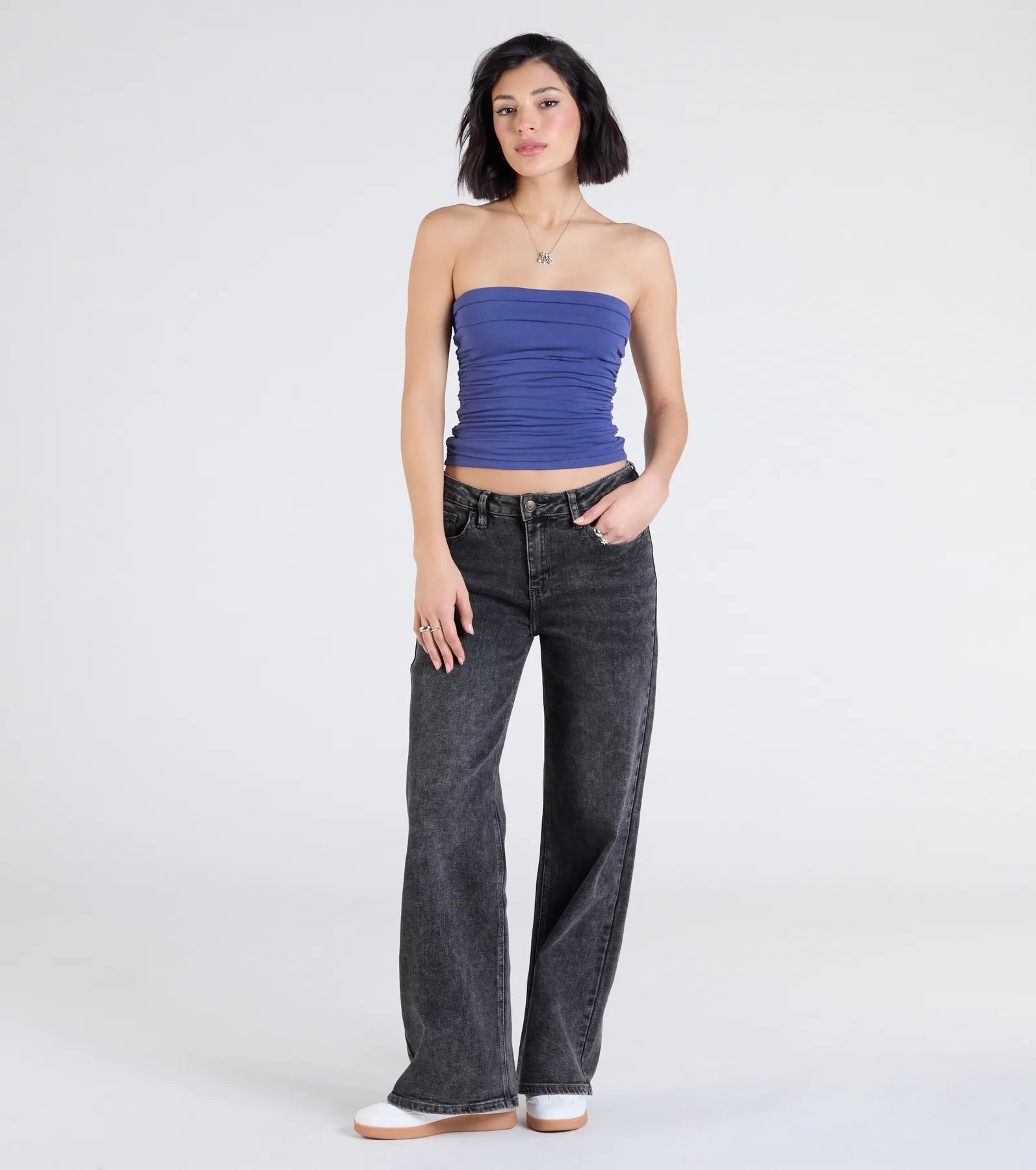Stay on-trend this season with the Cutest Vibe Ruched Knit Tube Top in dark denim wash, a must-have for creating stylish and effortless fall outfits for women.