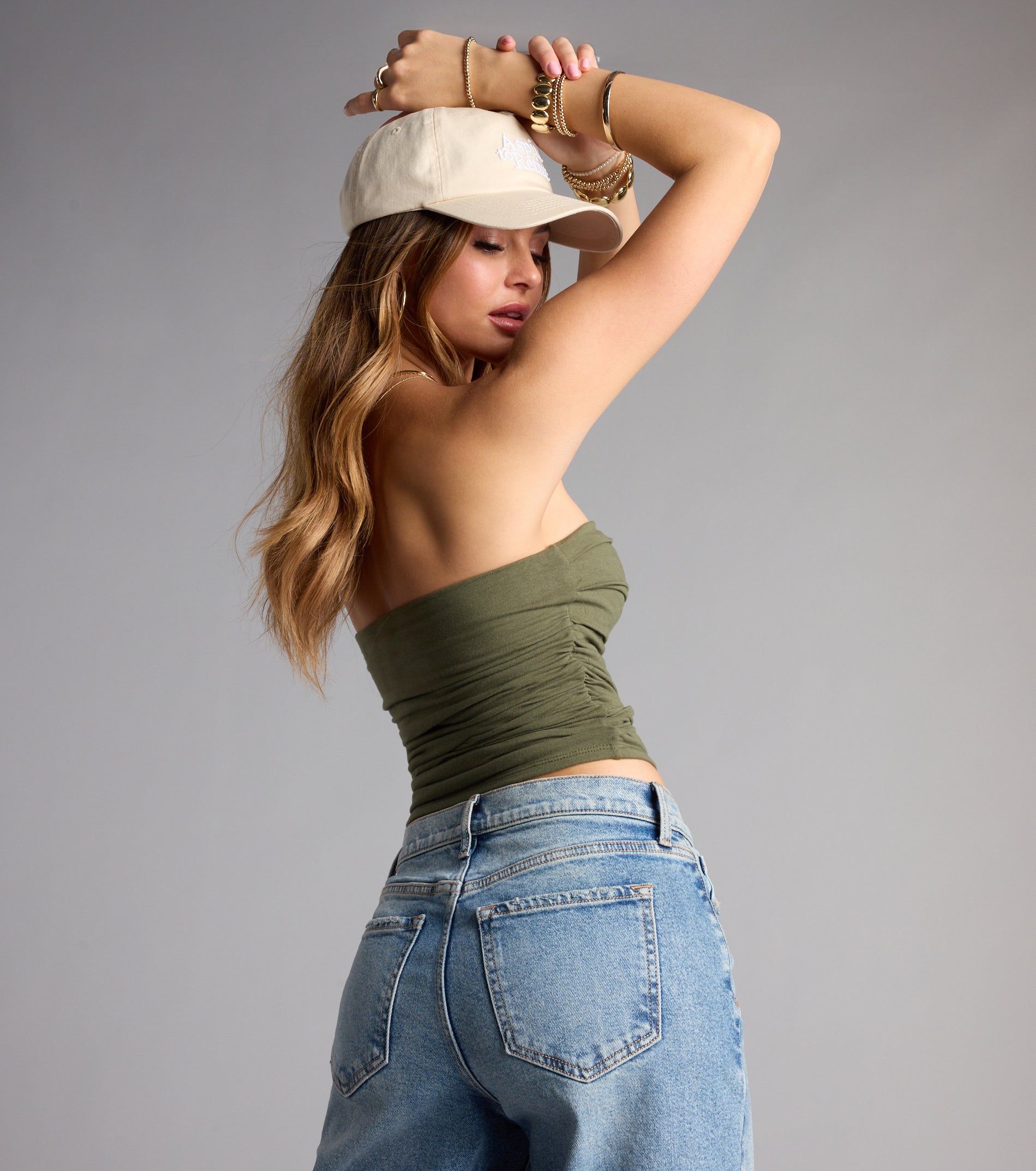 Complete your look with the Cutest Vibe Ruched Knit Tube Top, a trendy top that’s ready to pair with anything in your fall rotation.