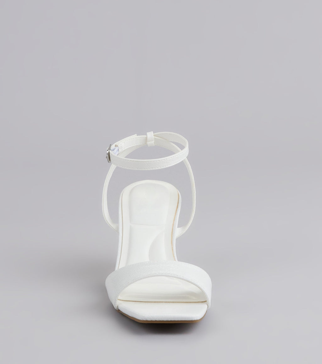 Style made simple with the Chic Strides Kitten Stiletto Heels, trendy women’s shoes that take your outfit from basic to bold in one step.