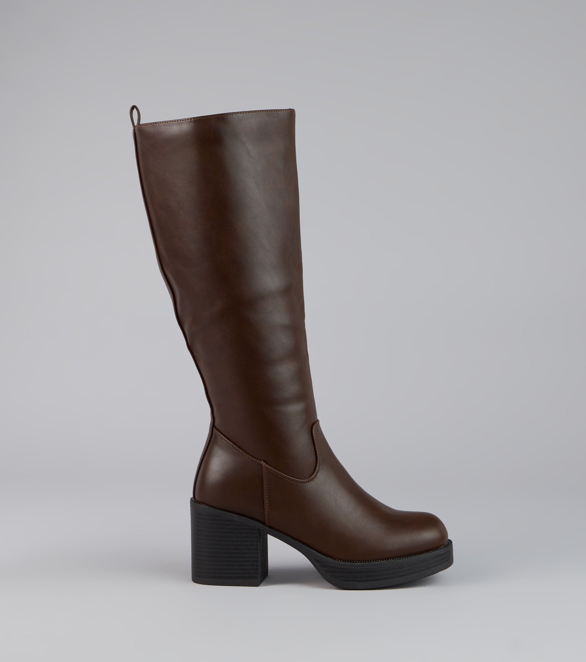 This piece brings trend-right energy to the Retro Rise Knee High Platform Boots, perfect for fall outfits that stand out.